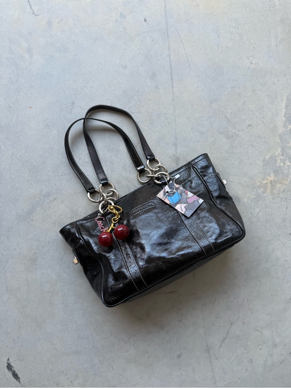 y2k coach patent leather shoulder bag
